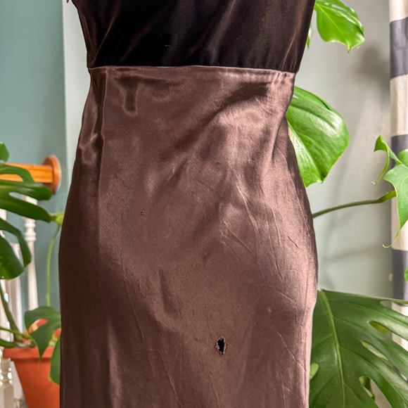 Vintage 90’s Brown Sleeveless Gown - Picture 6 of 9